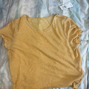 NEW WITH TAGS yellow American Eagle cropped Tee